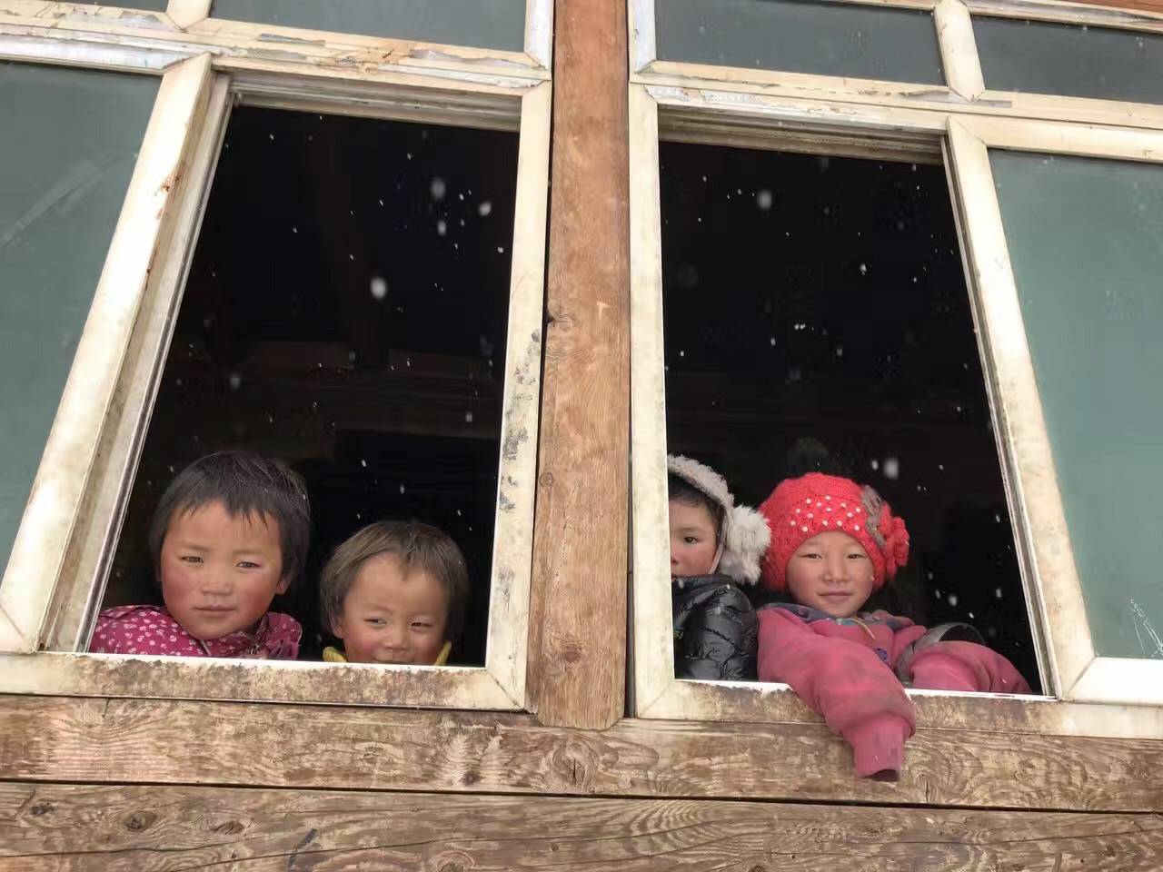 广州郑毅健康产品研究有限公司公益回顾丨家国同欢月同圆 温暖满载甘孜州(图9) 广州郑毅健康产品研究有限公司公益回顾丨家国同欢月同圆 温暖满载甘孜州(图9)